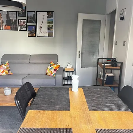 Strasbourg, Jules Verne Apartment *